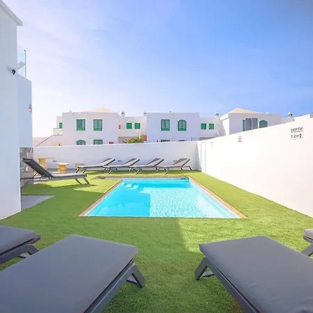 Renata With Private Heated Pool And Hot Tub Villa *